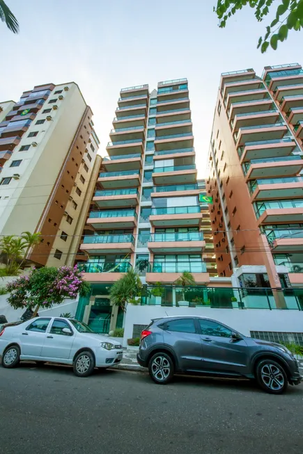 Foto 1 de Apartamento com 4 Quartos à venda, 240m² em Canto do Forte, Praia Grande