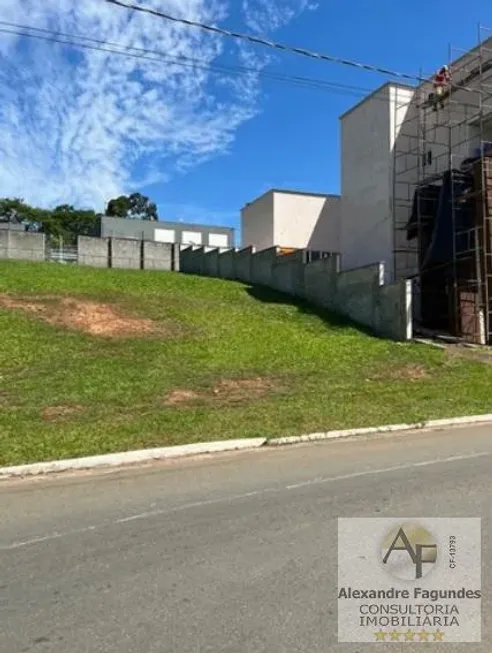 Foto 1 de Lote/Terreno à venda, 555m² em Condominio do Lago 2ª Etapa, Goiânia