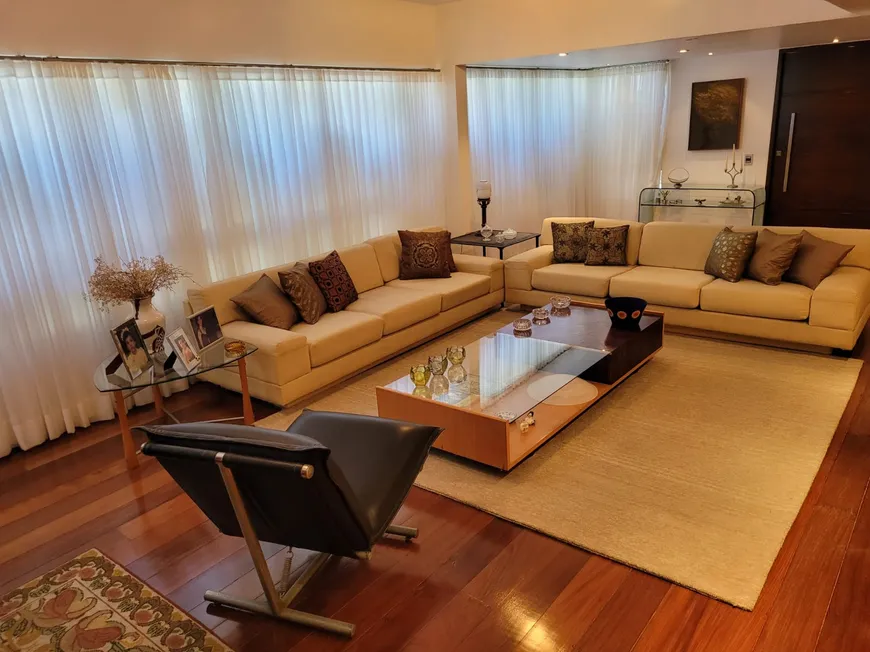 Foto 1 de Apartamento com 4 Quartos à venda, 310m² em Casa Forte, Recife
