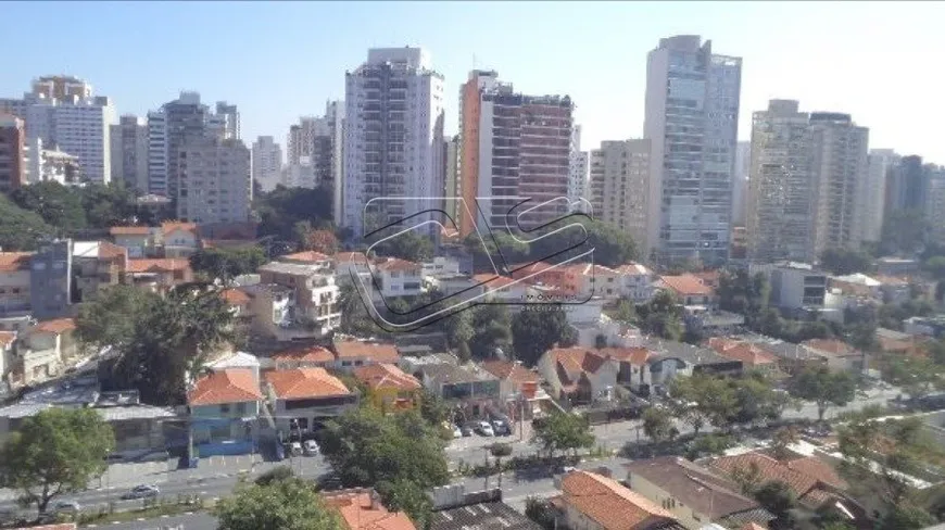 Foto 1 de Apartamento com 3 Quartos à venda, 180m² em Higienópolis, São Paulo