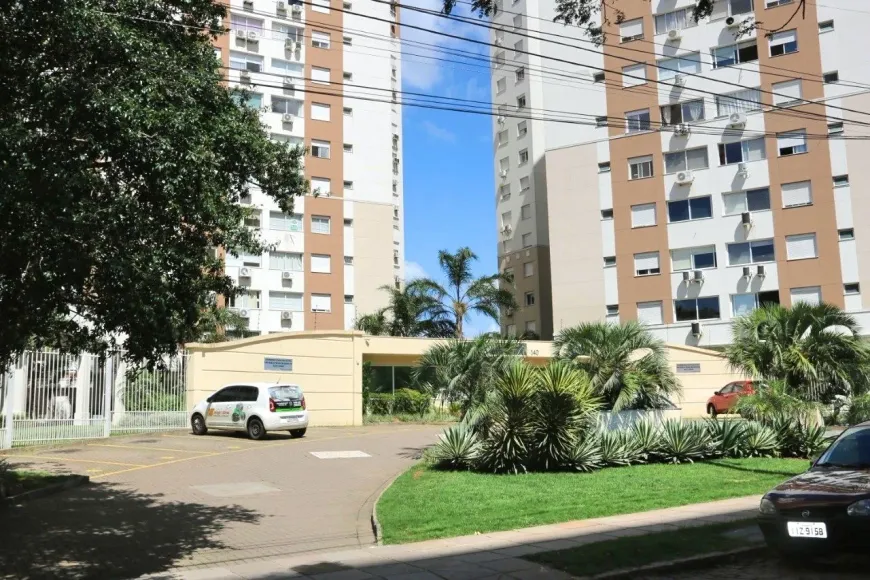 Foto 1 de Apartamento com 3 Quartos à venda, 66m² em Vila Ipiranga, Porto Alegre