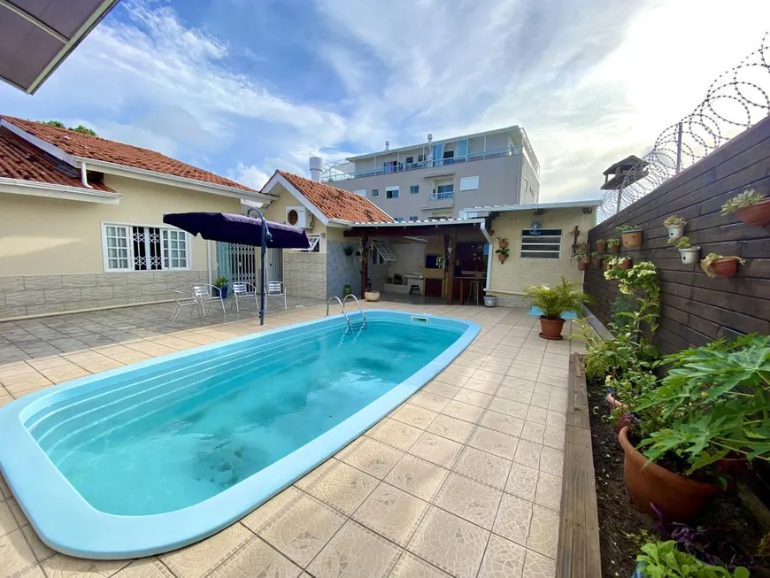 Foto 1 de Casa com 4 Quartos à venda, 220m² em Ingleses do Rio Vermelho, Florianópolis
