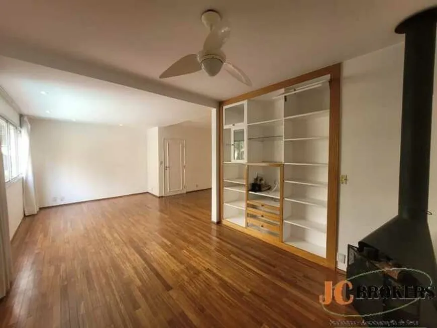 Foto 1 de Apartamento com 3 Quartos para alugar, 140m² em Moema, São Paulo