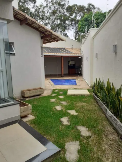 Foto 1 de Casa com 4 Quartos à venda, 400m² em Vigilato Pereira, Uberlândia