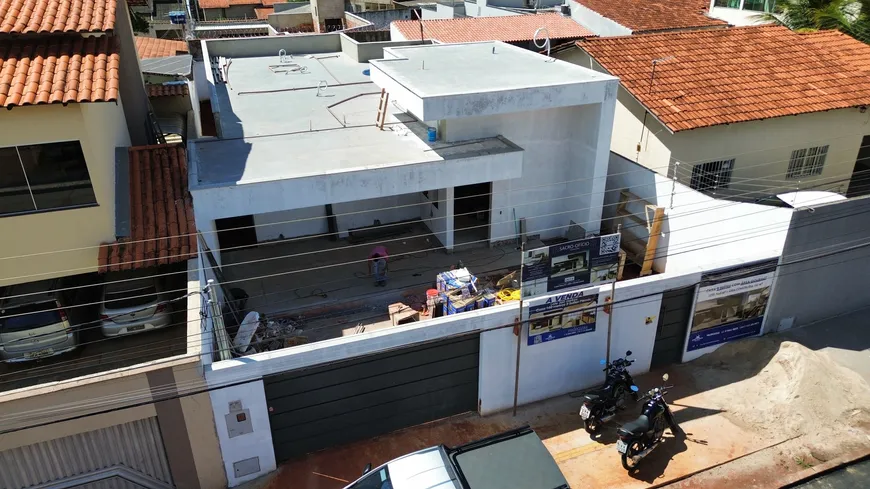 Foto 1 de Casa com 3 Quartos à venda, 150m² em Jardim Ipê, Goiânia