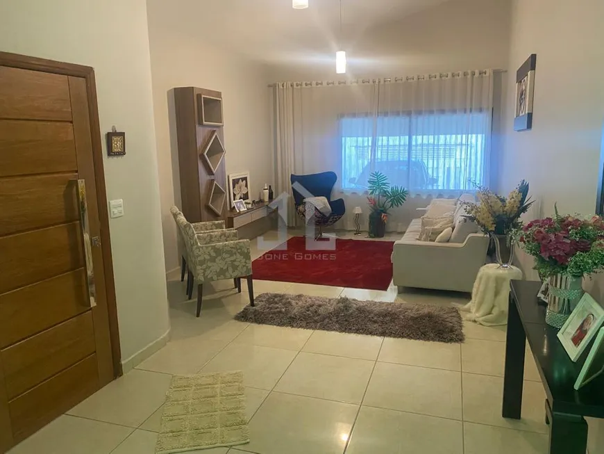 Foto 1 de Casa com 3 Quartos à venda, 175m² em Vila Oliveira, Mogi das Cruzes