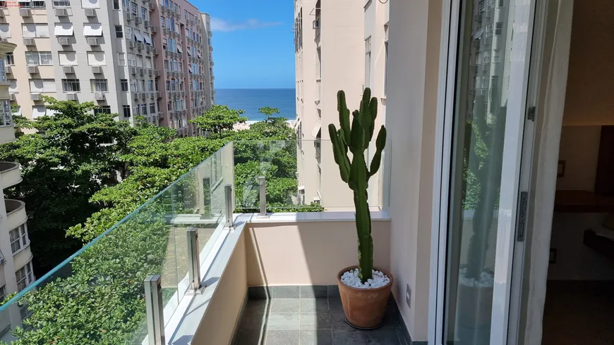 Foto 1 de Apartamento com 2 Quartos para alugar, 70m² em Copacabana, Rio de Janeiro