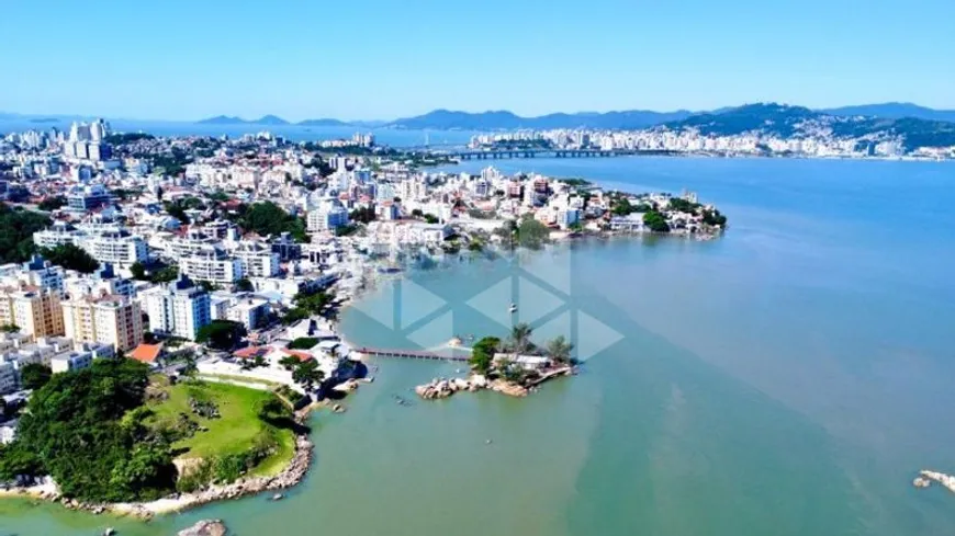 Foto 1 de Casa com 3 Quartos para alugar, 200m² em Coqueiros, Florianópolis