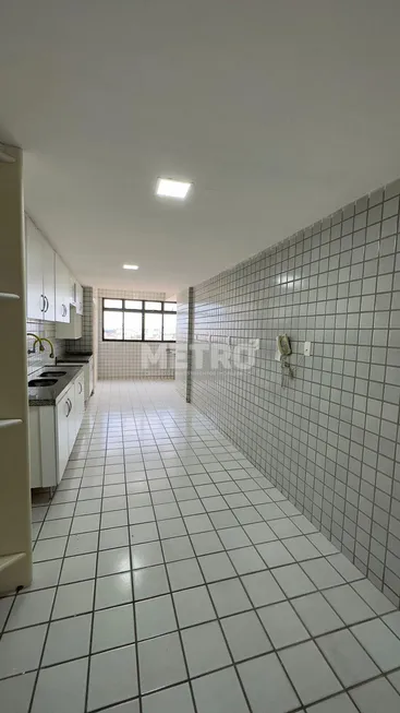 Foto 1 de Apartamento com 4 Quartos à venda, 180m² em Centro, Petrolina