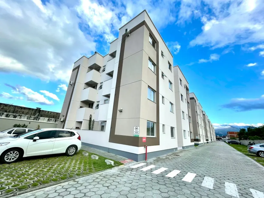 Foto 1 de Apartamento com 2 Quartos à venda, 62m² em Aririu, Palhoça