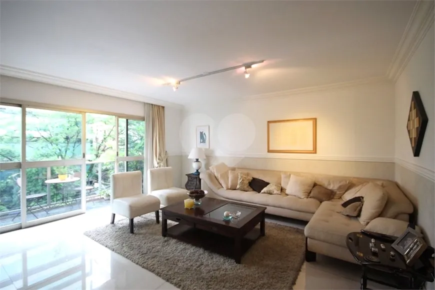 Foto 1 de Apartamento com 4 Quartos à venda, 240m² em Higienópolis, São Paulo