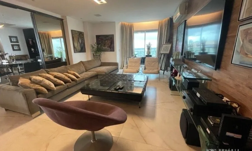 Foto 1 de Apartamento com 3 Quartos à venda, 444m² em Umarizal, Belém