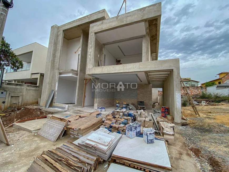 Foto 1 de Casa com 4 Quartos à venda, 310m² em Rosa Dos Ventos, Vespasiano