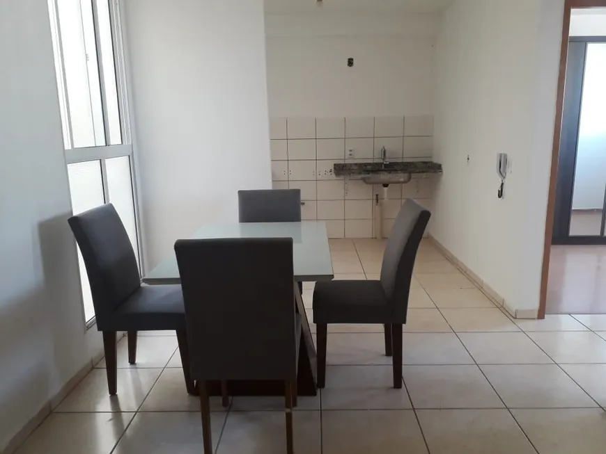 Foto 1 de Apartamento com 2 Quartos à venda, 48m² em Chácaras Reunidas Santa Terezinha, Contagem