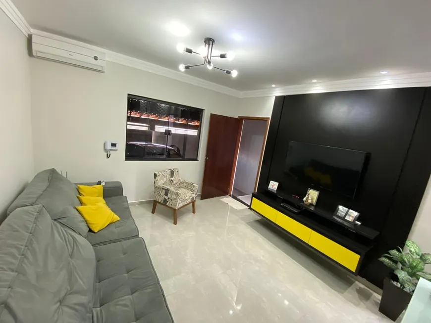 Foto 1 de Casa com 2 Quartos à venda, 90m² em Jardim Continental II, Taubaté