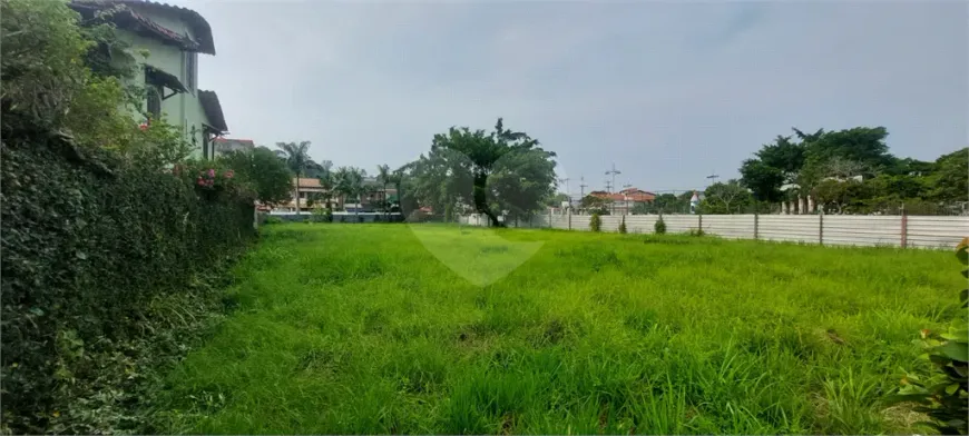 Foto 1 de Lote/Terreno à venda, 180m² em Piratininga, Niterói