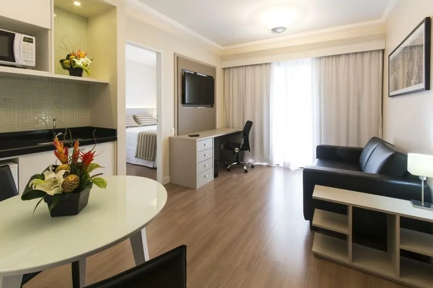 Foto 1 de Apartamento com 1 Quarto para alugar, 36m² em Moema, São Paulo