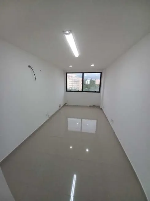 Foto 1 de Sala Comercial para alugar, 20m² em Pechincha, Rio de Janeiro