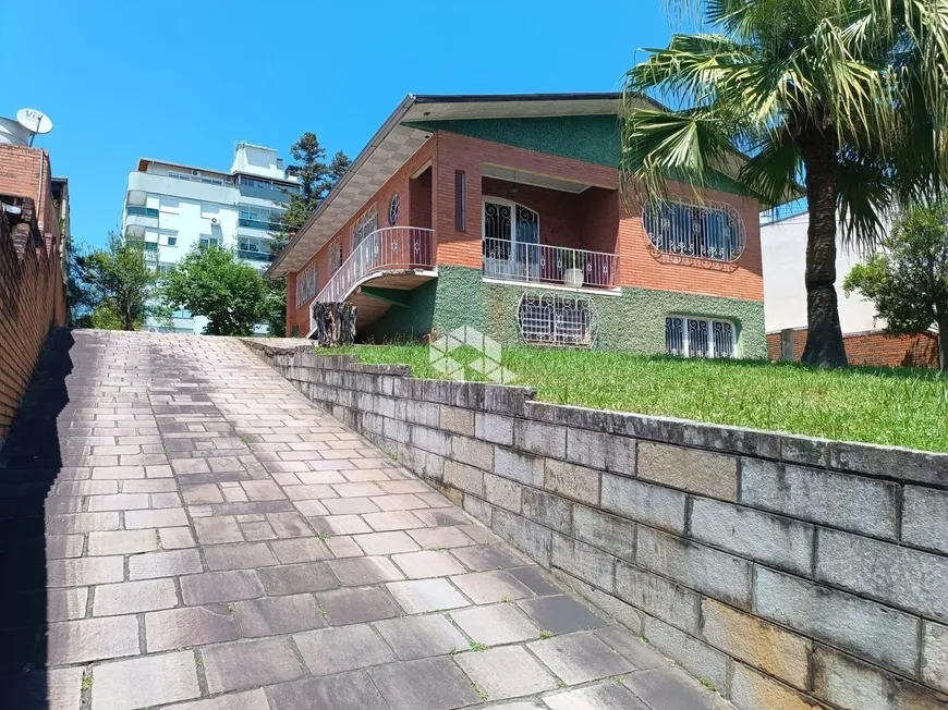 Foto 1 de Casa com 3 Quartos à venda, 370m² em Santa Catarina, Caxias do Sul