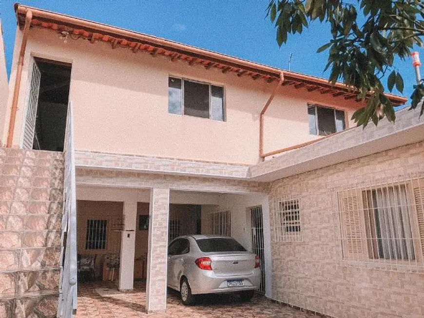 Foto 1 de Sobrado com 2 Quartos à venda, 290m² em Califórnia, Itanhaém