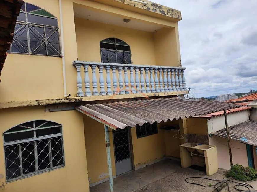 Foto 1 de Casa com 3 Quartos à venda, 350m² em Bandeirantes, Contagem