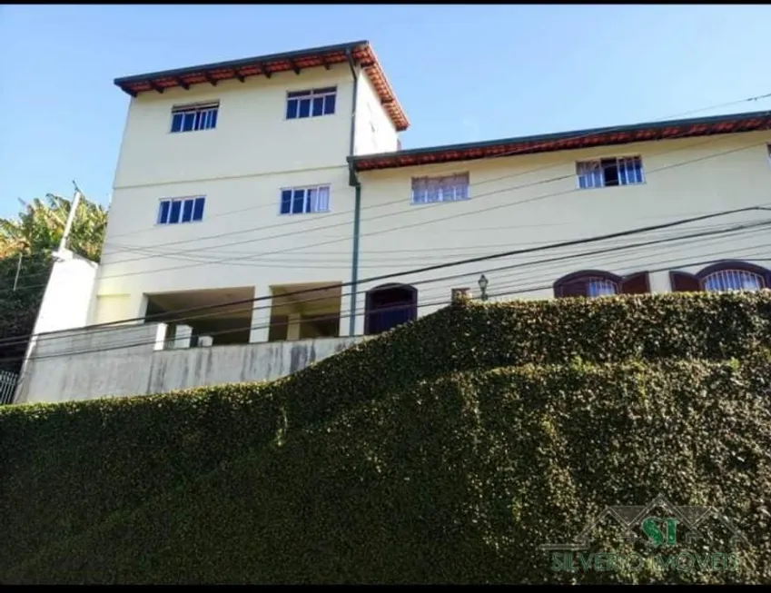Foto 1 de Casa com 4 Quartos à venda, 830m² em Valparaiso, Petrópolis