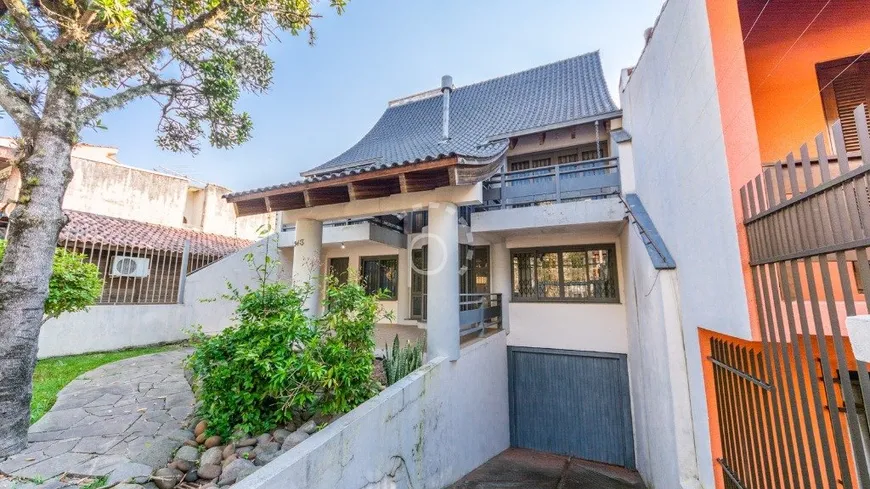 Foto 1 de Casa com 4 Quartos à venda, 500m² em Vila Assunção, Porto Alegre