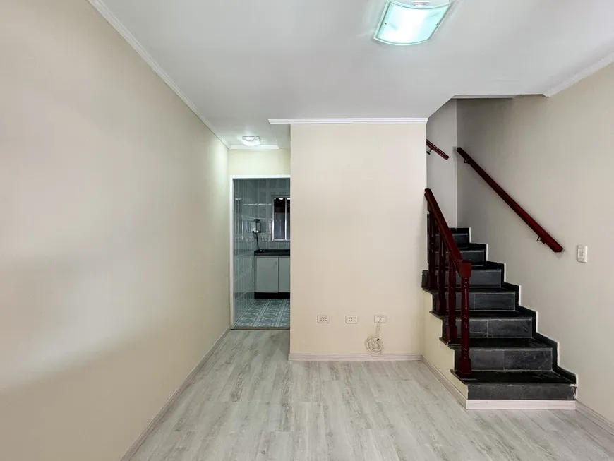 Foto 1 de Casa com 2 Quartos para alugar, 60m² em Vila Isolina Mazzei, São Paulo