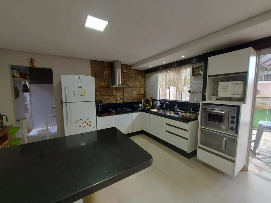 Foto 1 de Casa de Condomínio com 3 Quartos à venda, 250m² em Setor Habitacional Vicente Pires, Brasília