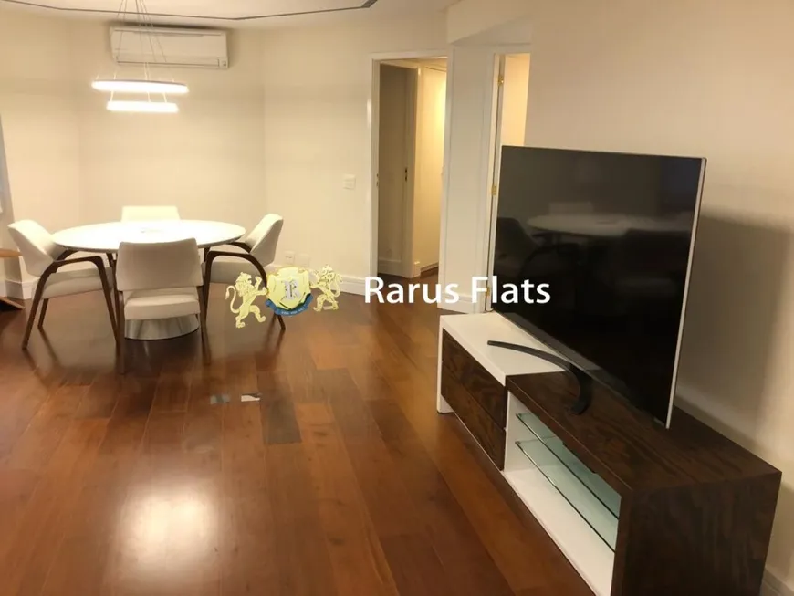 Foto 1 de Flat com 2 Quartos para alugar, 120m² em Moema, São Paulo