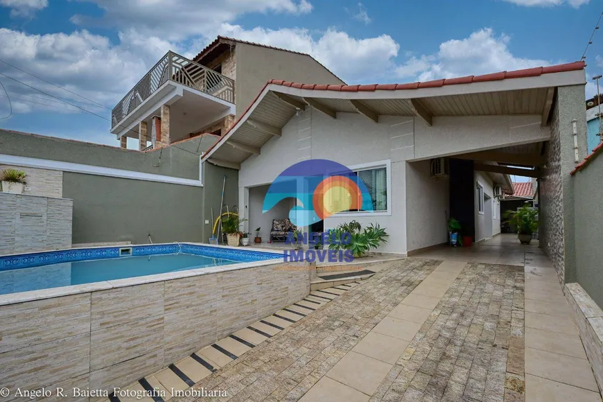 Foto 1 de Casa com 3 Quartos à venda, 130m² em Jardim Barra de Jangadas, Peruíbe