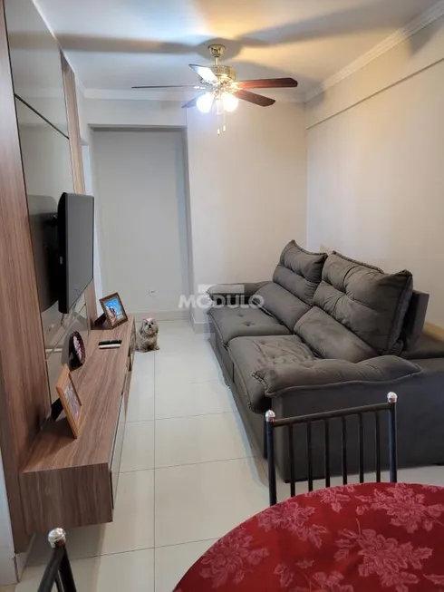 Foto 1 de Apartamento com 3 Quartos para alugar, 70m² em Tubalina, Uberlândia