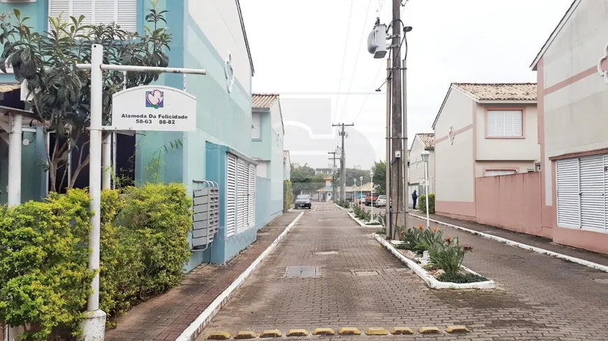 Foto 1 de Casa de Condomínio com 2 Quartos à venda, 71m² em Humaitá, Porto Alegre