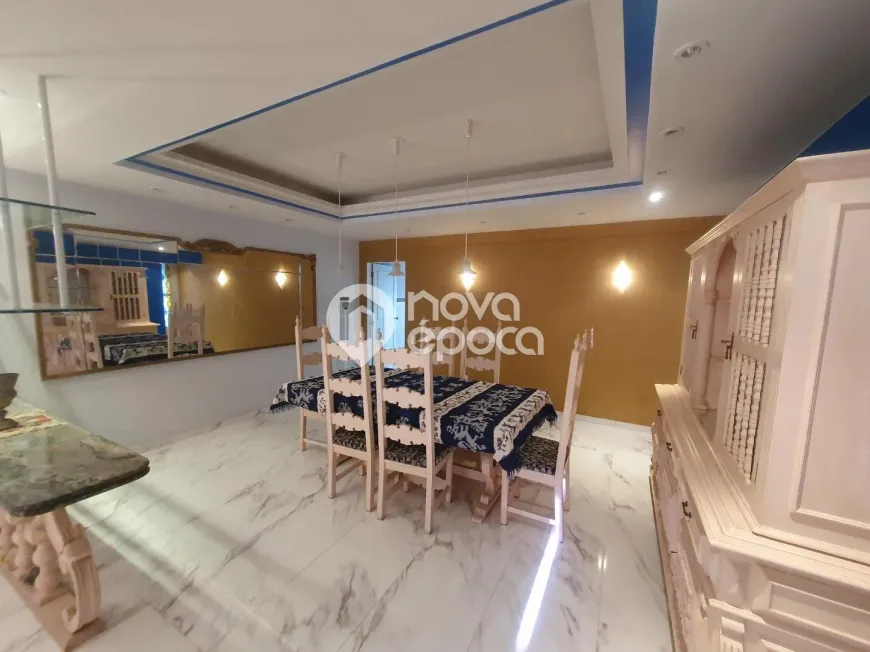 Foto 1 de Apartamento com 4 Quartos à venda, 200m² em Copacabana, Rio de Janeiro