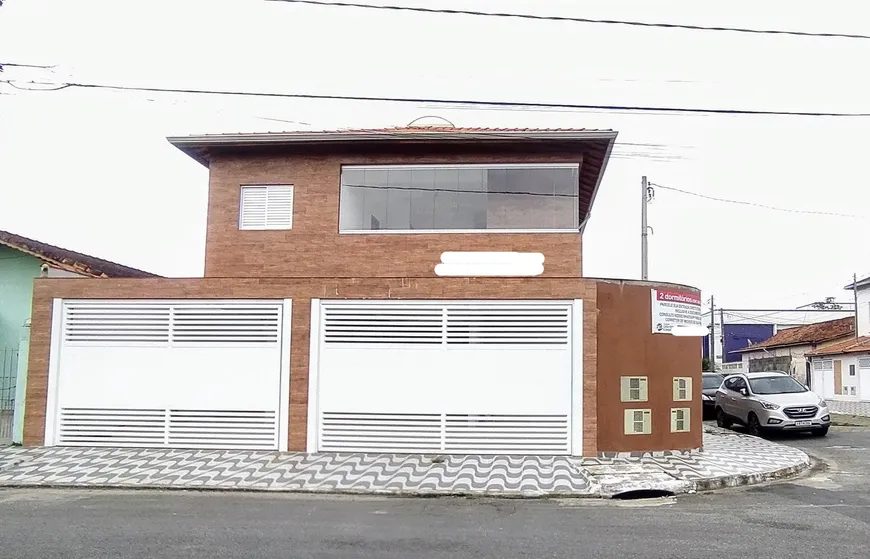 Foto 1 de Casa de Condomínio com 2 Quartos à venda, 120m² em Maracanã, Praia Grande