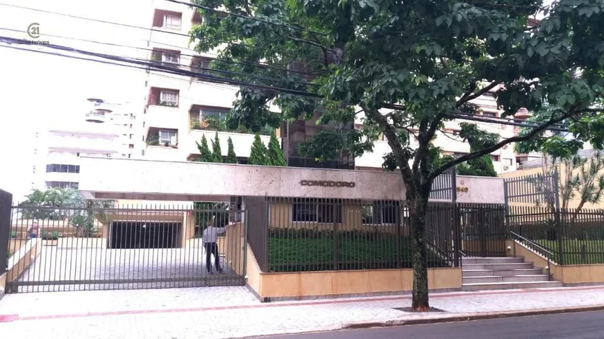 Foto 1 de Apartamento com 4 Quartos à venda, 405m² em Centro, Londrina