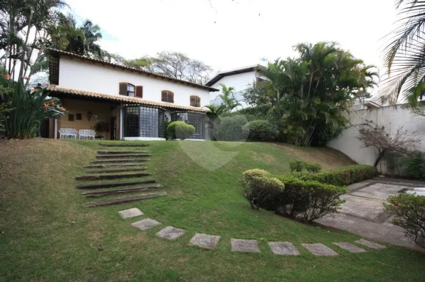 Foto 1 de Sobrado com 4 Quartos à venda, 390m² em Jardim Guedala, São Paulo