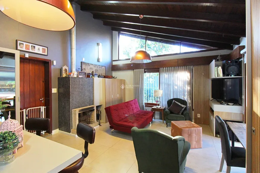 Foto 1 de Casa com 4 Quartos à venda, 320m² em Tristeza, Porto Alegre