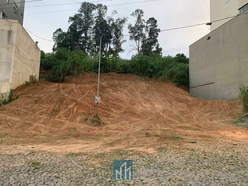 Foto 1 de Lote/Terreno à venda, 300m² em Parque Jardim Capitão Silva, Divinópolis