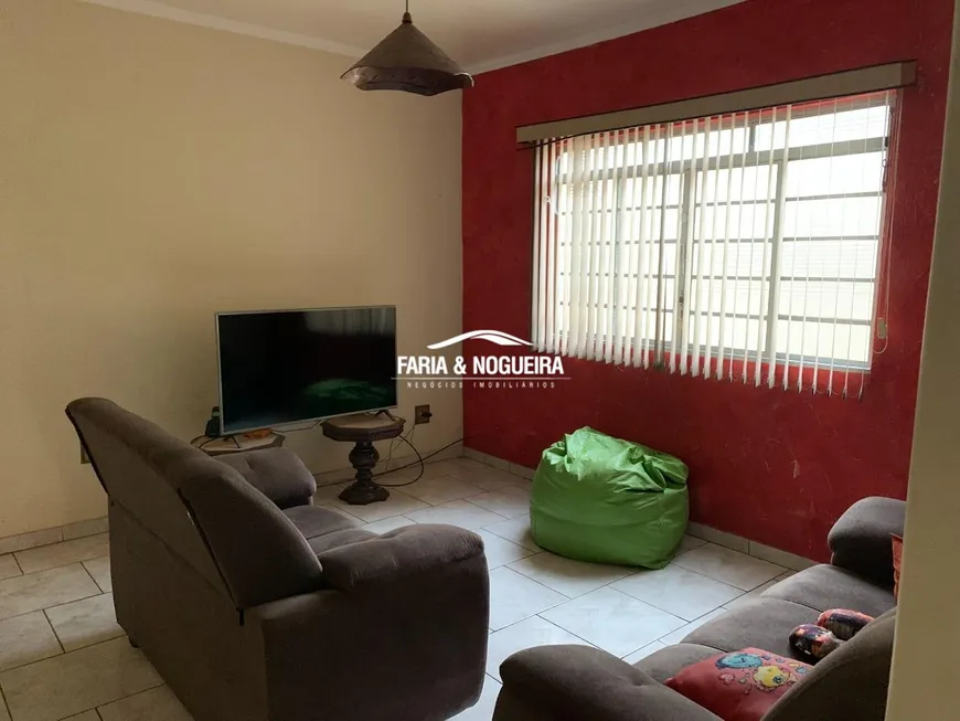 Foto 1 de Casa com 3 Quartos à venda, 150m² em Saude, Rio Claro