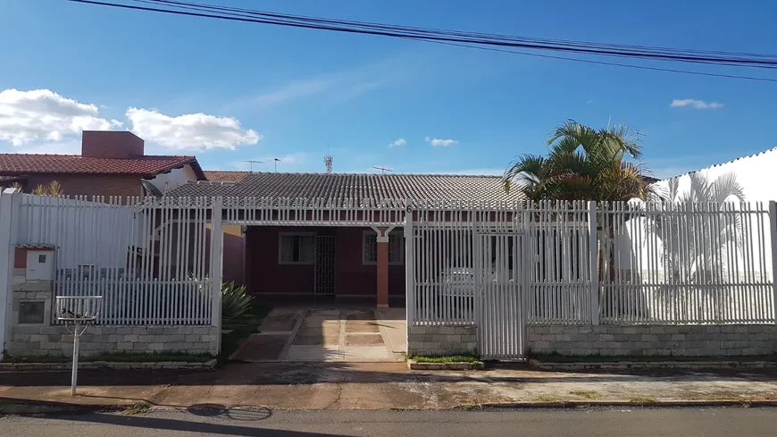 Foto 1 de Casa com 4 Quartos à venda, 370m² em Residencial Santos Dumont, Brasília