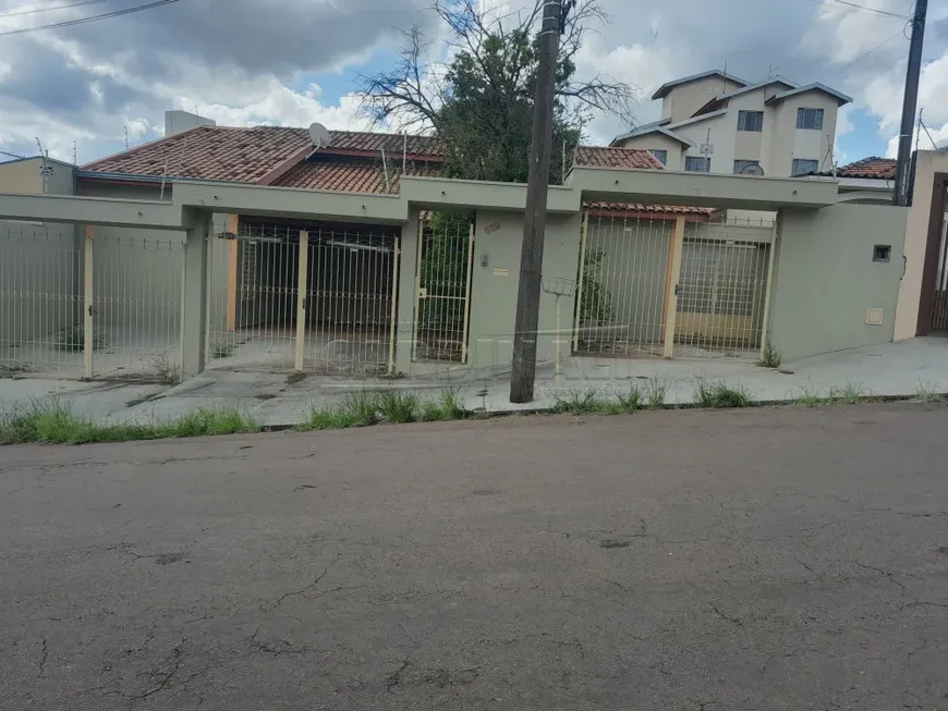 Foto 1 de Casa com 4 Quartos para alugar, 188m² em Jardim Santa Paula, São Carlos