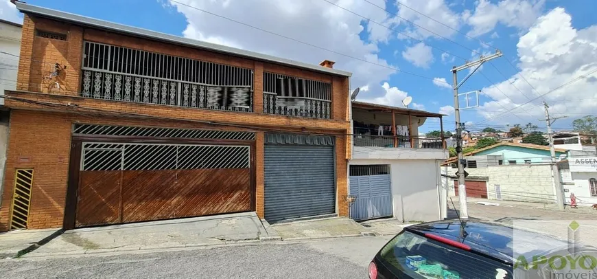 Foto 1 de Sobrado com 3 Quartos à venda, 290m² em Capão Redondo, São Paulo