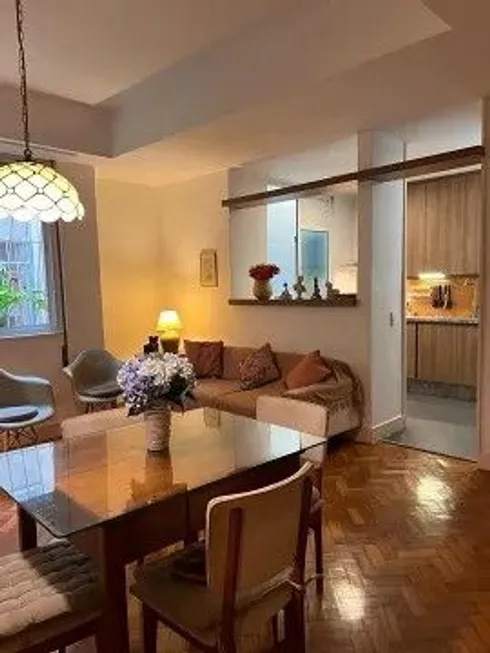 Foto 1 de Apartamento com 2 Quartos à venda, 66m² em Copacabana, Rio de Janeiro