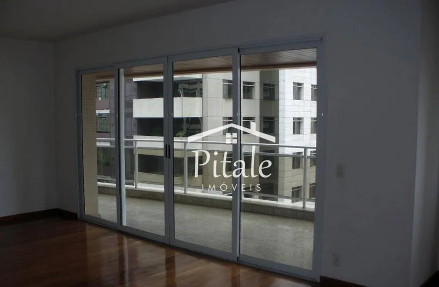 Foto 1 de Apartamento com 4 Quartos para alugar, 360m² em Itaim Bibi, São Paulo