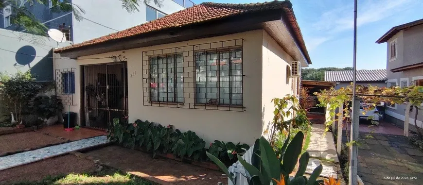 Foto 1 de Casa com 5 Quartos à venda, 129m² em Cristal, Porto Alegre