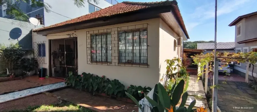 Foto 1 de Casa com 5 Quartos à venda, 130m² em Cristal, Porto Alegre