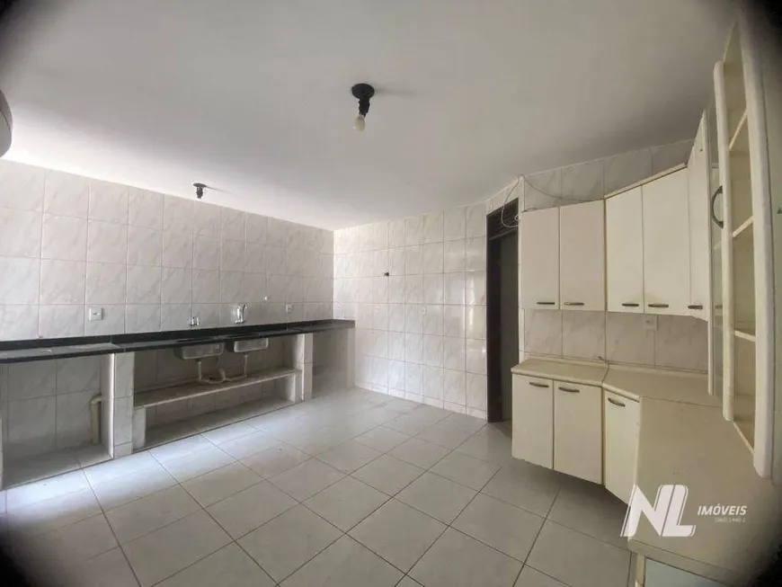 Foto 1 de Casa com 3 Quartos à venda, 230m² em Candelária, Natal