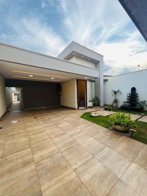 Foto 1 de Casa com 3 Quartos à venda, 150m² em Setor Alto do Vale, Goiânia