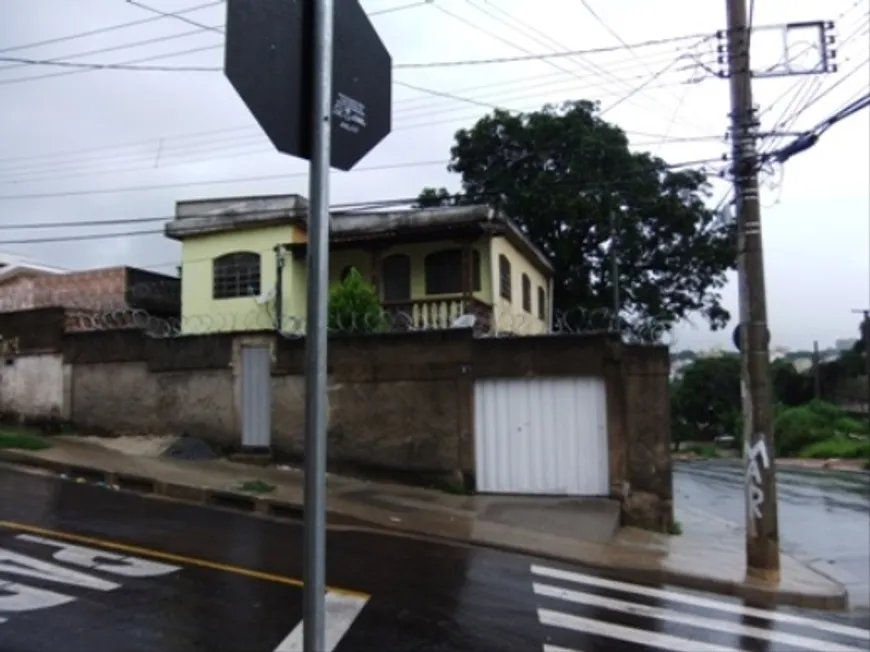 Foto 1 de Casa com 2 Quartos para alugar, 100m² em Boa Vista, Belo Horizonte